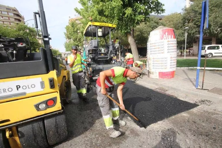 Millores al paviment en punts de Prat de la Riba