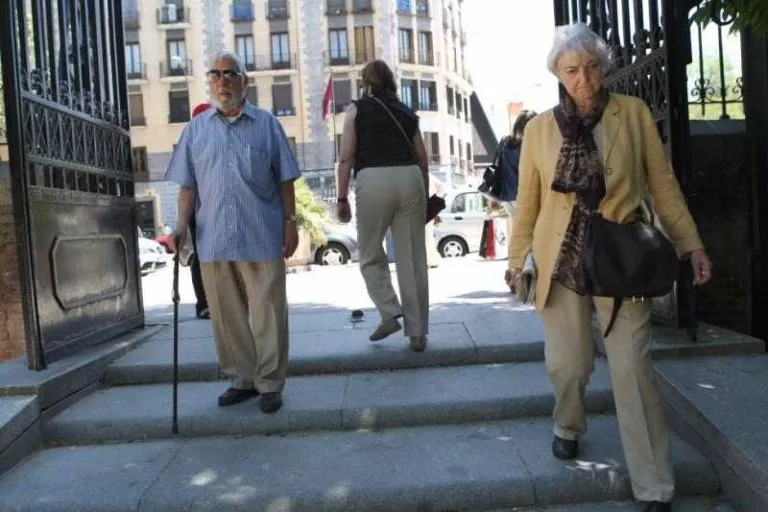 Lleida: dos mil treballadors menys per pagar 6.800 pensions més
