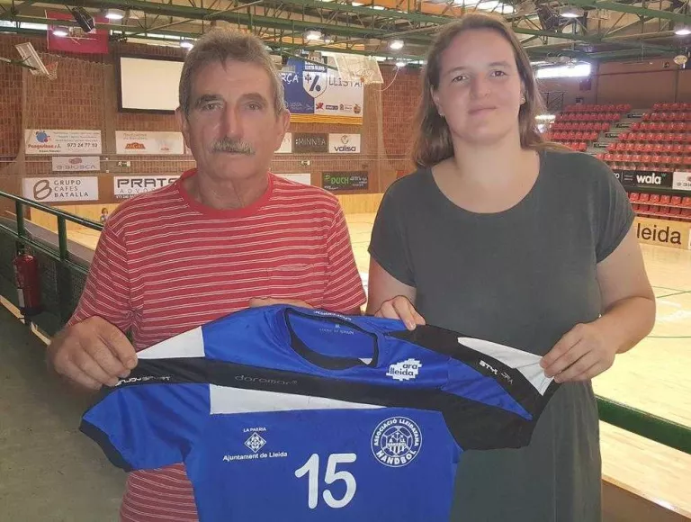 L'Associació d'Handbol fitxa la portera tarragonina Arianna Tanghetti