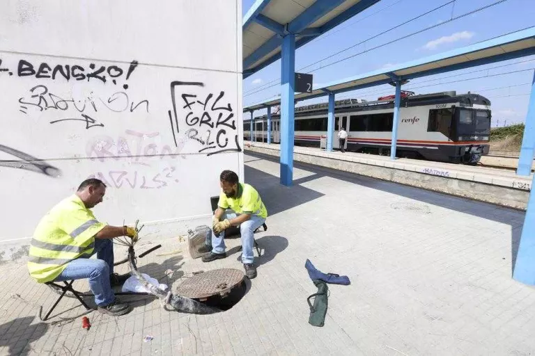 Estudien convocar una vaga de maquinistes de la línia de la Pobla per manca de personal