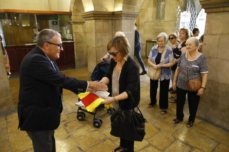 Ros: “No som els alcaldes els que permetem o no votar l’1 d’octubre”