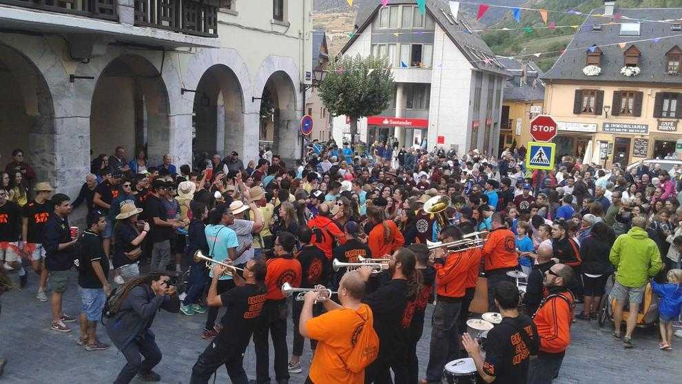 Gegants i trabucaires obren l'edició 364 de les festes de Solsona