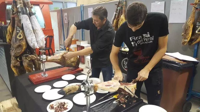 Èxit de públic de la Fira del Pernil de Balaguer
