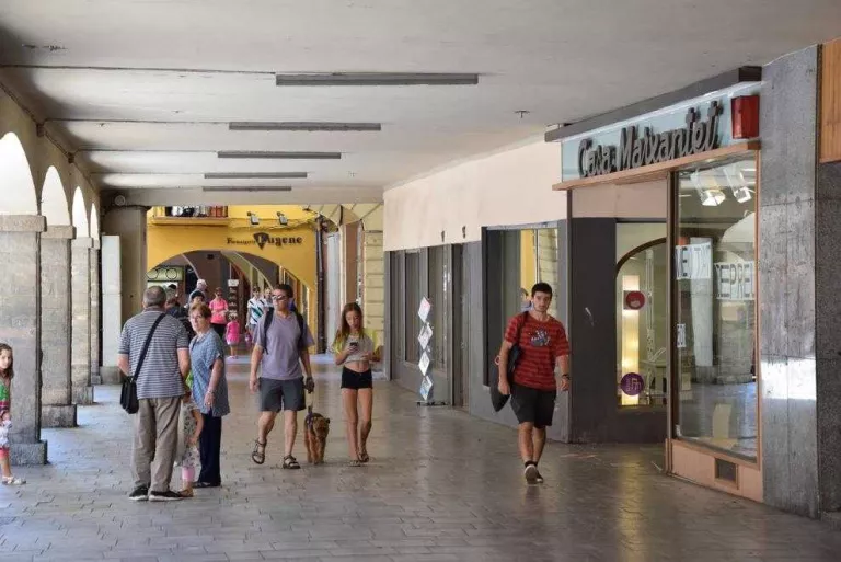 Campanya a la Seu per captar clients d’Andorra amb la devolució de l’IVA
