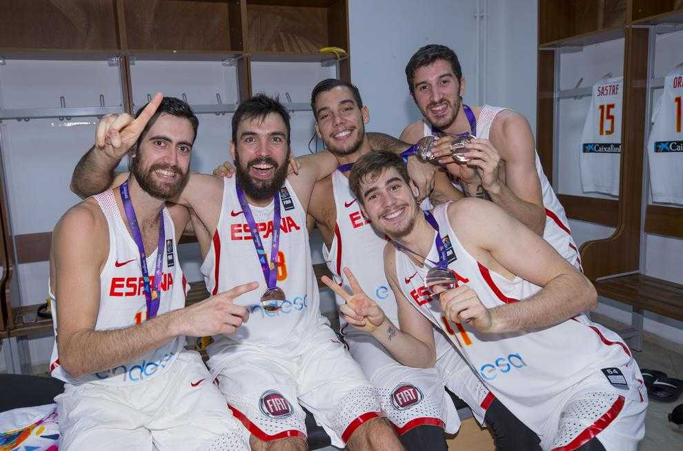 Oriola s'estrena amb un bronze que segella una temporada de somni