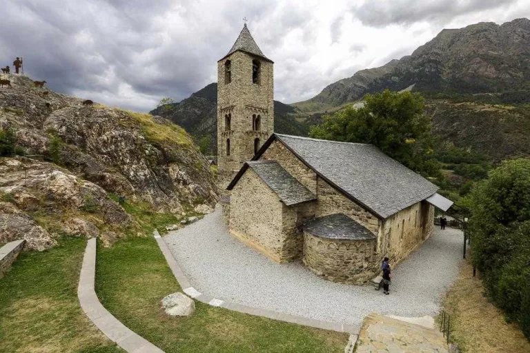 Dos estius seguits de visites rècord a Sant Climent de Taüll