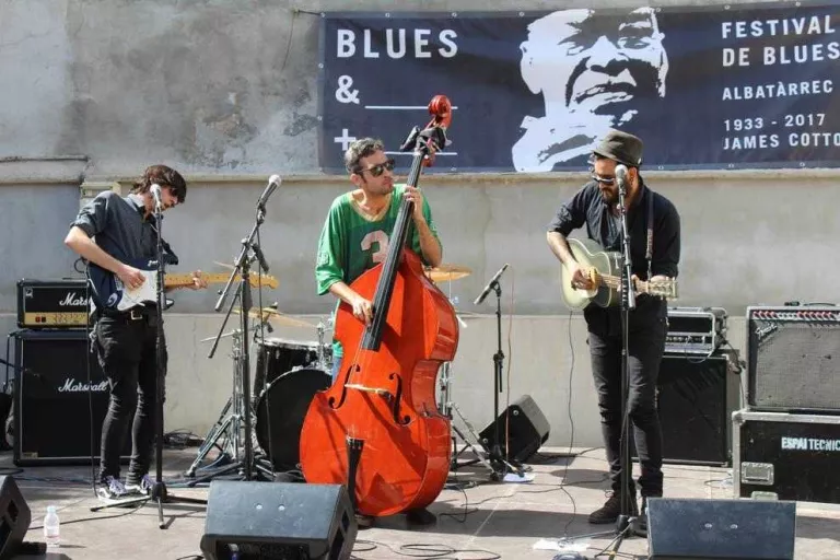 Els barcelonins Two Empty Bottles guanyen el Blues & Plus d'Albatàrrec
