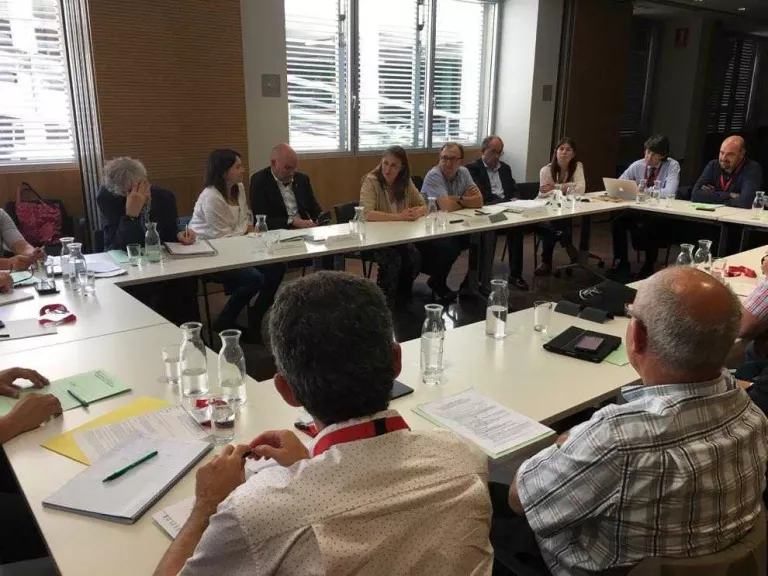 Sindicats i Agricultura constitueixen el grup de treball del sector de la fruita