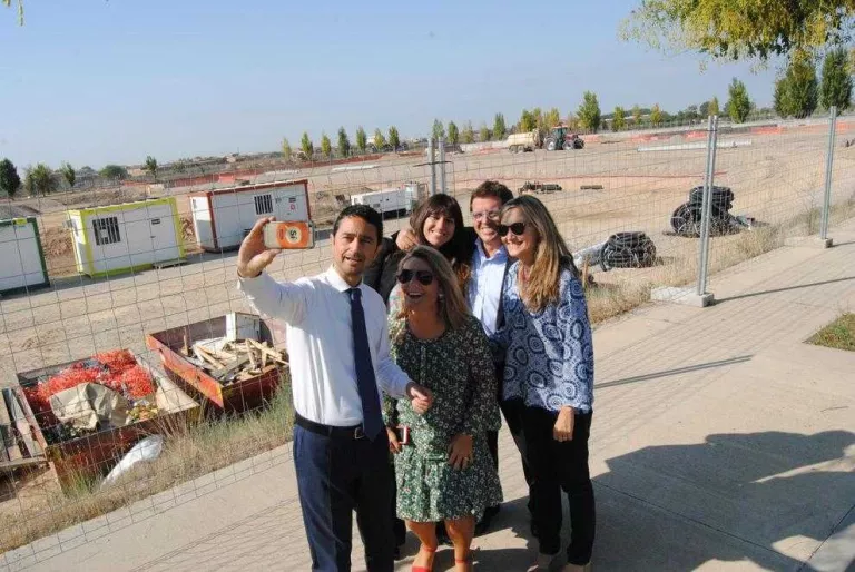Pacte per impulsar la venda de 14 parcel·les en 12 hectàrees del polígon de Bell-lloc