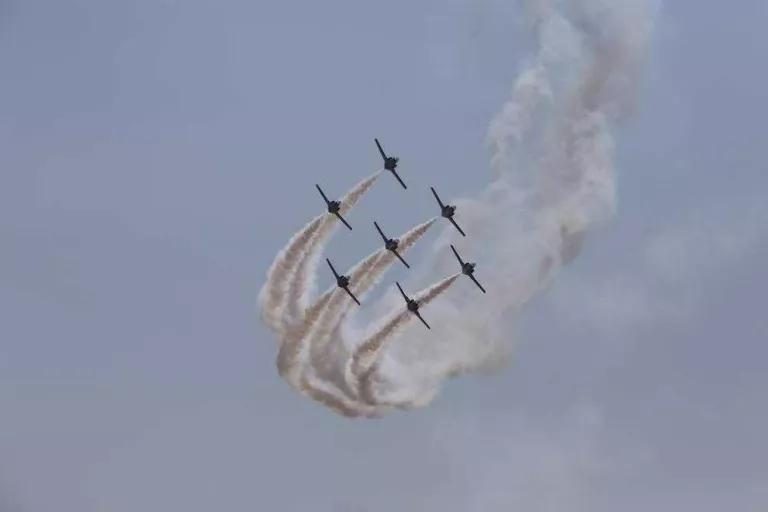 La festa al cel demostra la passió per l’aeronàutica a Alguaire