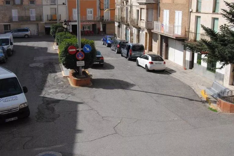 Bell-lloc rep 24 propostes per reformar la plaça Major
