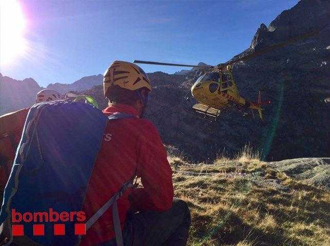Efectius dels GRAE durant el rescat d’ahir a la Vall de Boí.