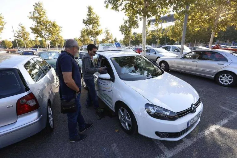 La vaga d’examinadors compleix un mes i ha anul·lat més de 500 proves al setembre
