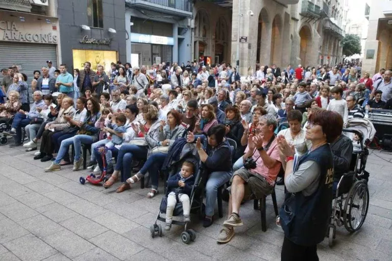 La música surt al carrer a Lleida