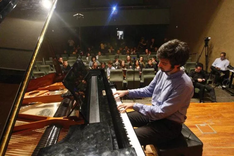 Tot Enric Granados a YouTube