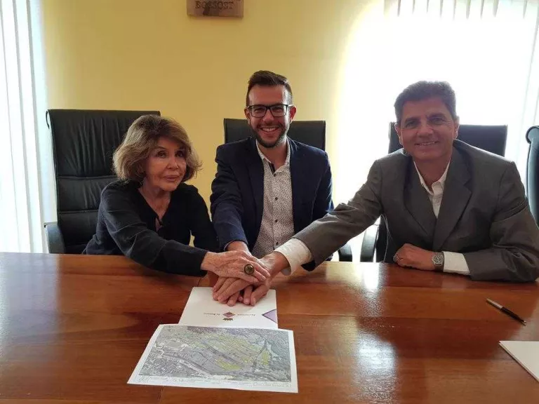 Firmen el conveni per al camp de golf de Bossòst