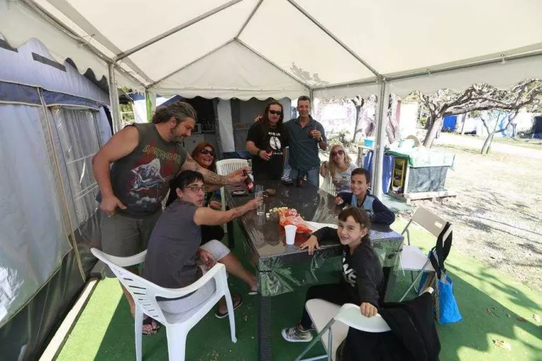 El bon clima omple hotels i càmpings del Pirineu de Lleida