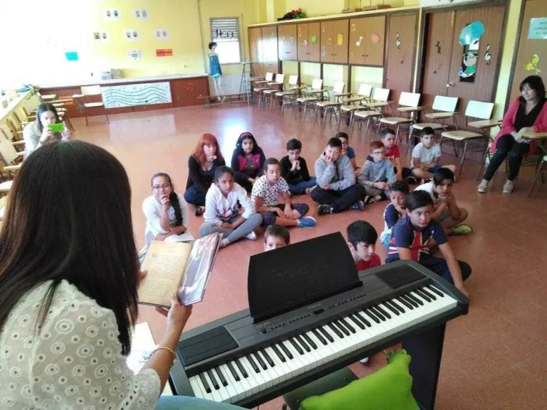 Classes de reforç i més anglès oral per prevenir l’absentisme en escoles amb més alumnat desafavorit