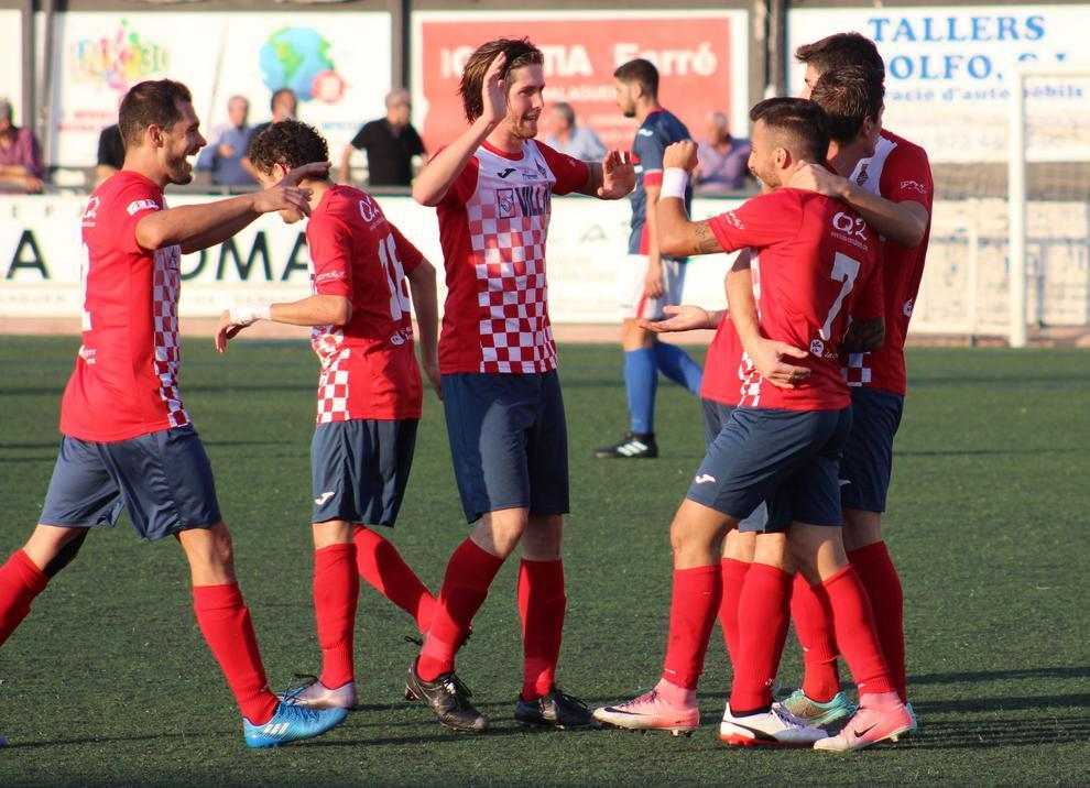 El Balaguer goleja el Tortosa i manté la ratxa
