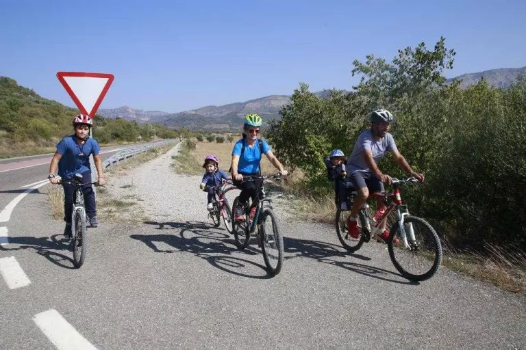 Els esports d’aventura creixen un 7% i el pont del Pilar tanca al 90% d’ocupació