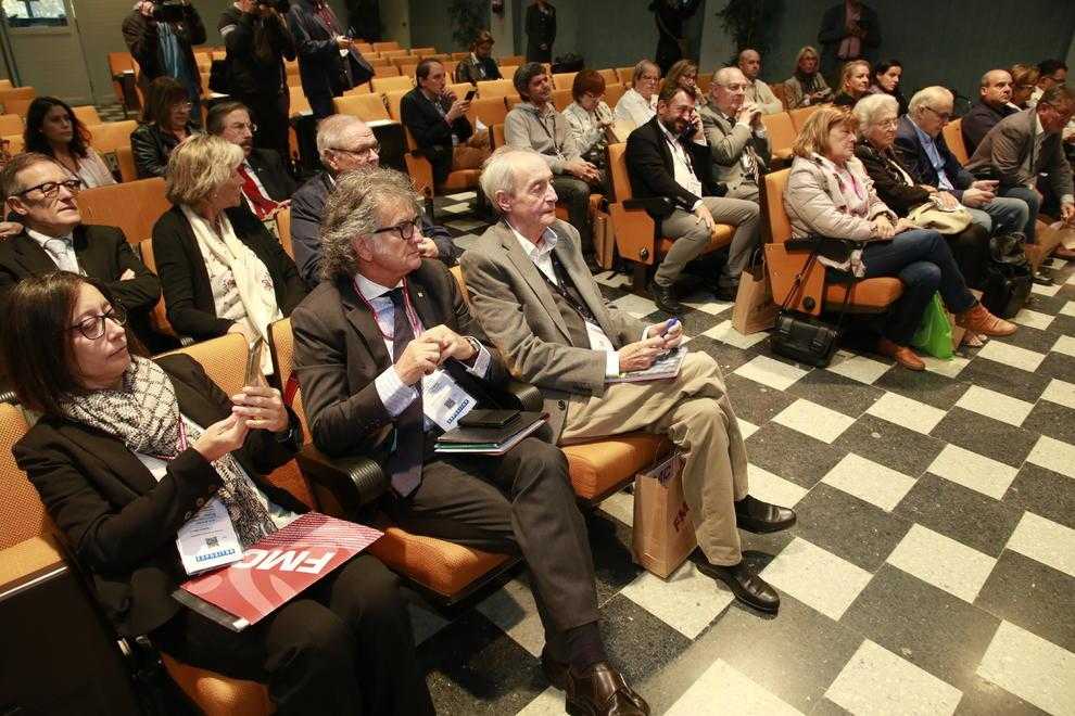 Ajuntaments i síndics rebutgen una retallada de competències municipals