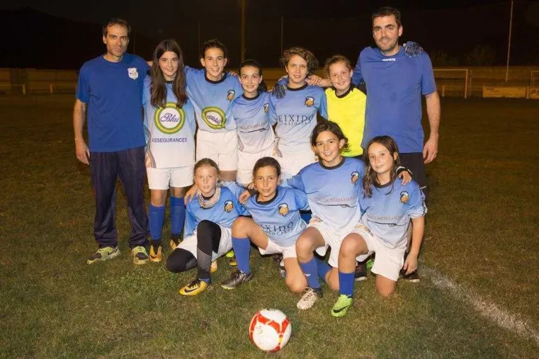 Futbol femení arriba a Ponts amb un equip a segona divisió infantil