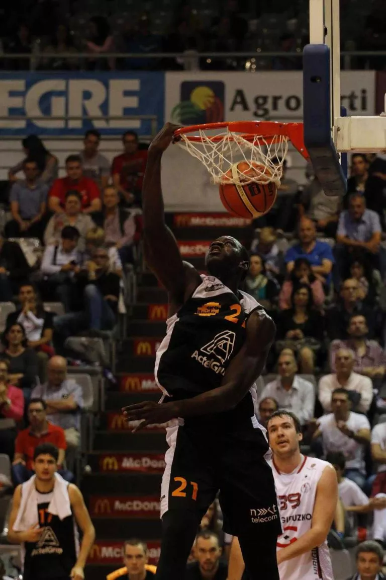 Ablaye Mbaye, de baixa per al partit contra la Corunya