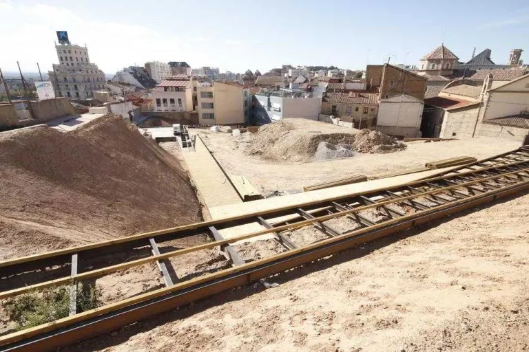El Call, pendent d’una demolició i la jardineria