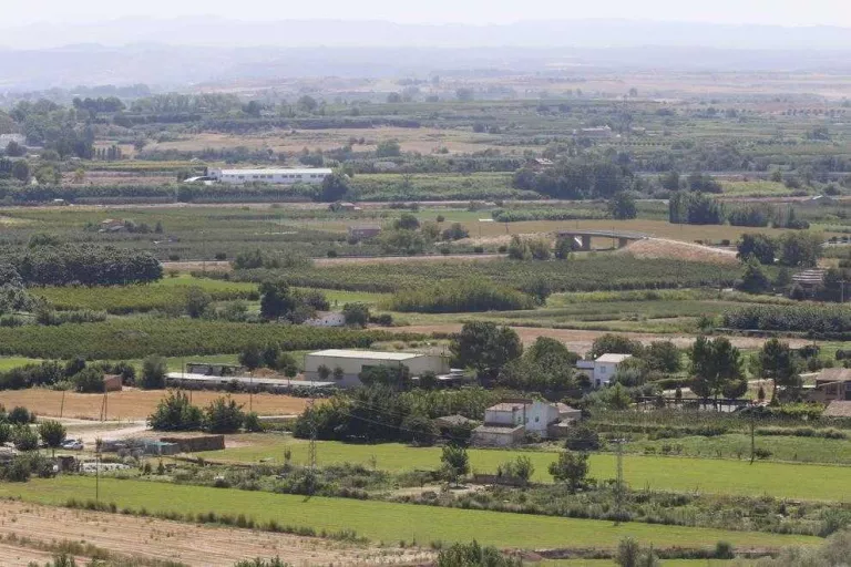 El nou pla d'usos de l'Horta facilitarà la reconstrucció o l'ampliació de masies a la zona