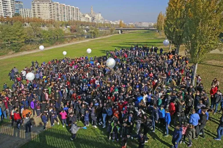 Gimcana amb 900 joves per reivindicar els drets de la infància