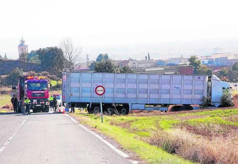 Greu un motorista al caure de sis metres a Camarasa