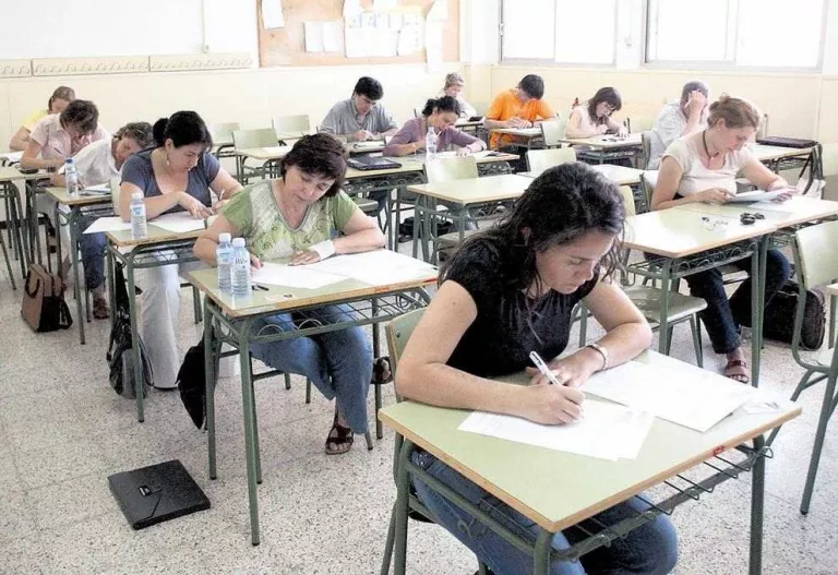 Convocades les 2.000 places de docents per reduir els interins a Primària i Secundària