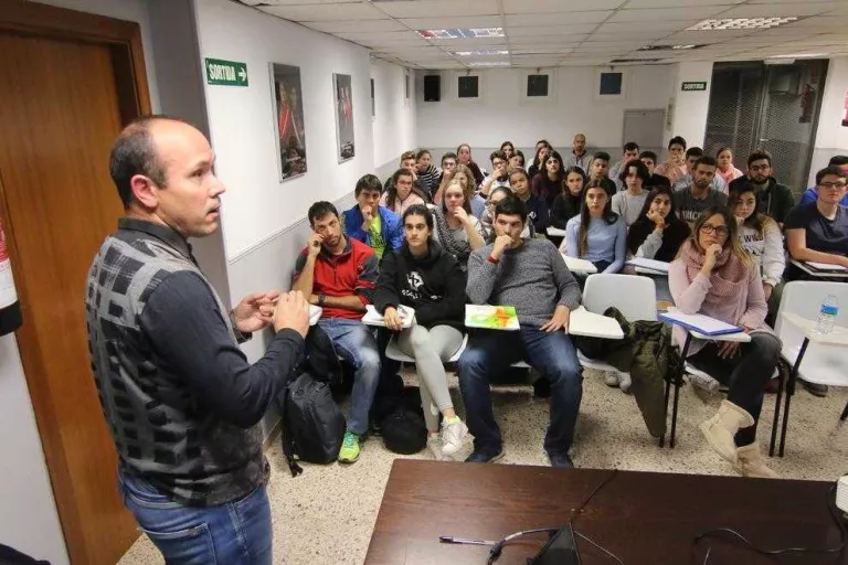 La Federació Catalana de Voleibol busca àrbitres