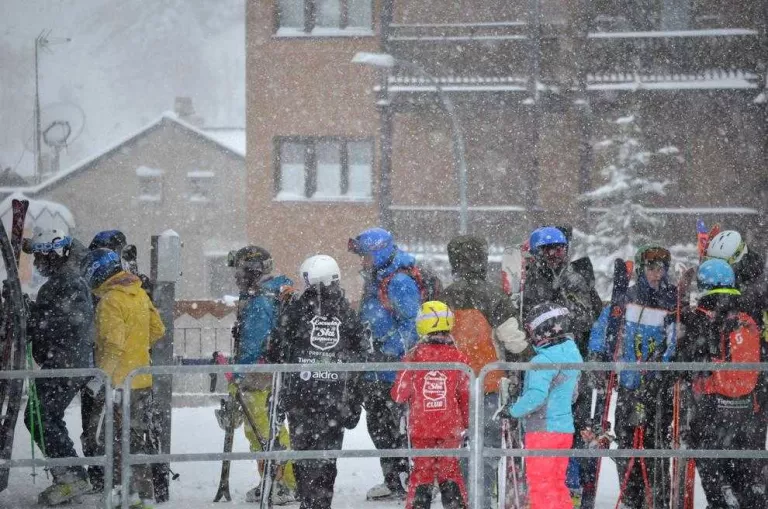 Més de 9.000 esquiadors fan front a les temperatures gèlides a les pistes de Lleida