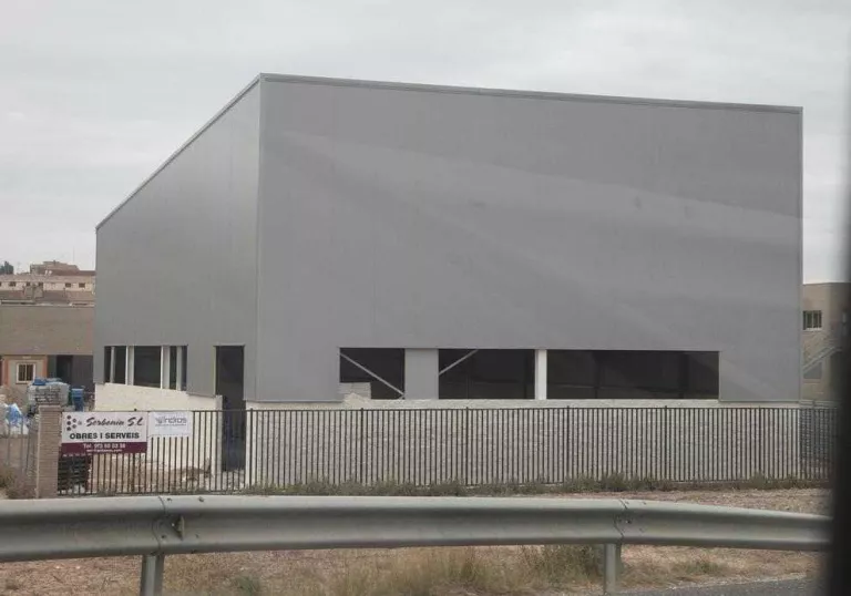 Sis empreses opten al concurs per renovar el carrer de la Pau de Tàrrega