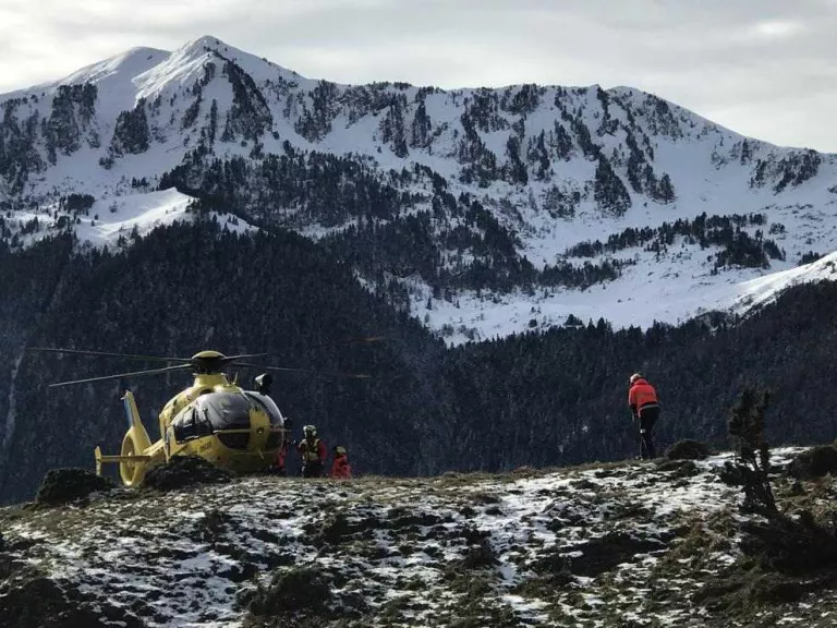 Demostració de com atendre una emergència en helicòpter.