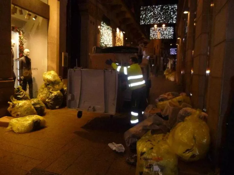 Nou de cada deu botigues aproven el porta a porta