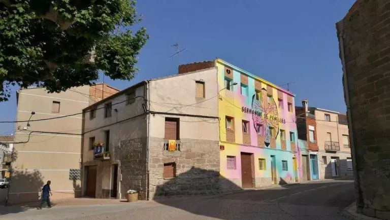 Penelles promociona quatre cases turístiques entorn de l’‘street art’