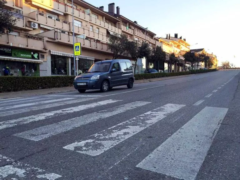 Senyals lluminosos en passos de vianants perillosos de Solsona