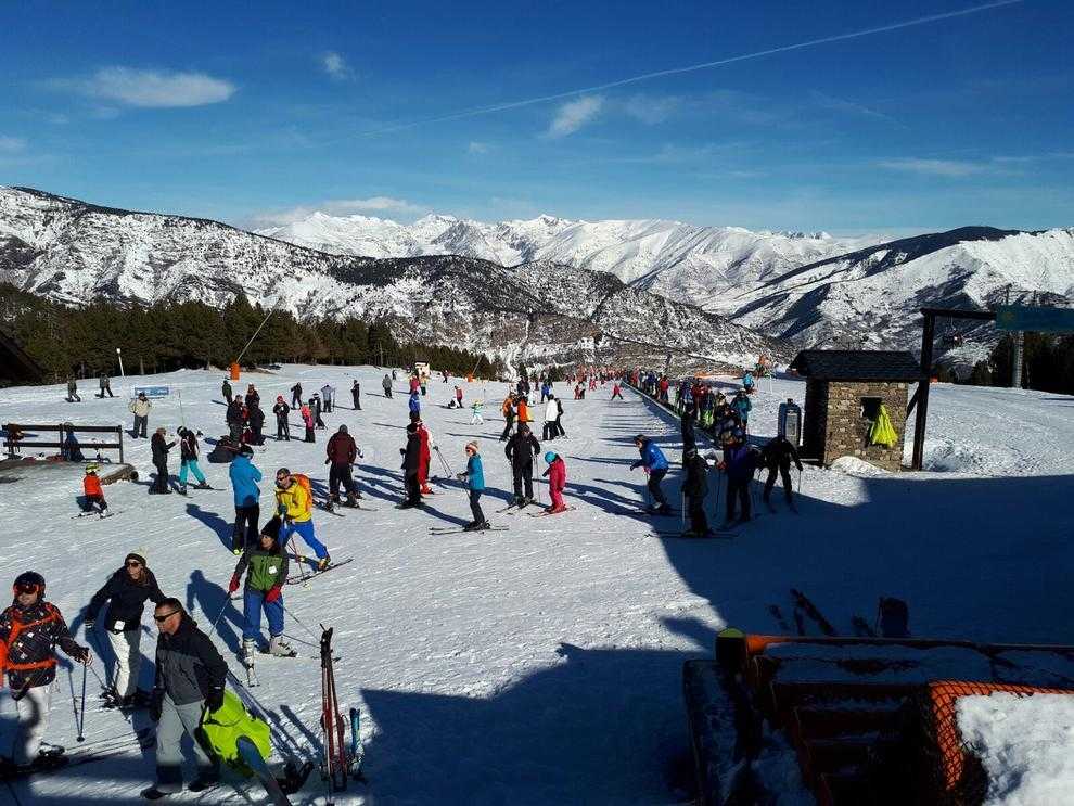 L'esquí bat rècords amb més de 32.000 persones a les estacions de Lleida