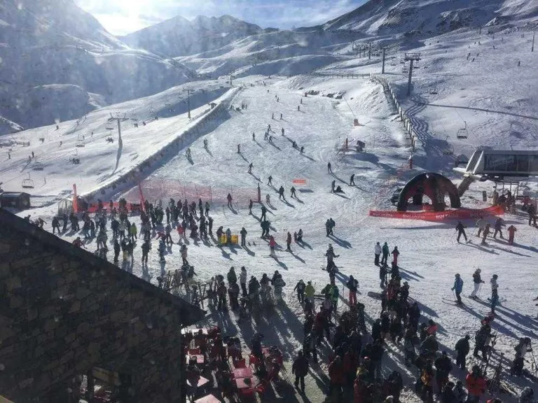 L'esquí bat rècords amb més de 32.000 persones a les estacions de Lleida