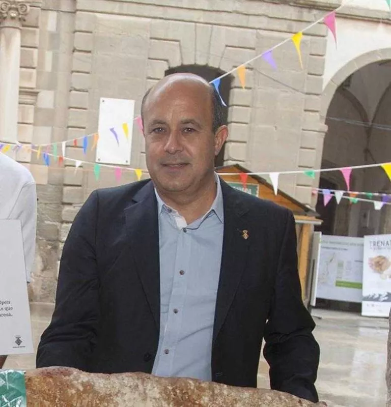 Royes renuncia a repetir com a alcaldable a Cervera
