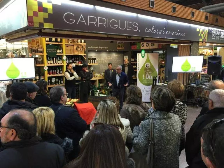 Consell i cooperatives investiguen nous usos de l’oli a les Garrigues per explotar-los