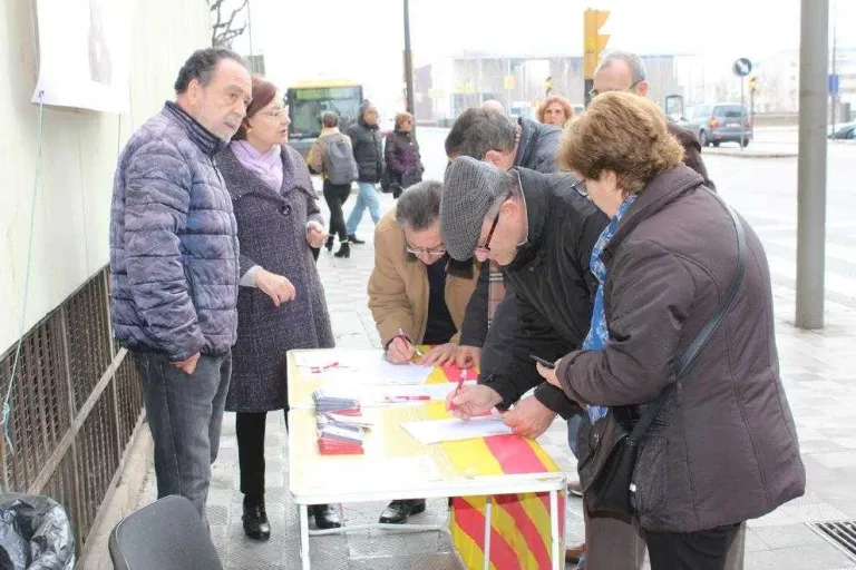CCOO i UGT recullen firmes per exigir que el pensionista no perdi poder adquisitiu