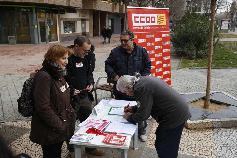 CCOO i UGT recullen firmes per exigir que el pensionista no perdi poder adquisitiu