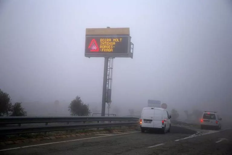 Malestar entre els alcaldes de l’N-240 al tallar l’autopista a causa de la boira