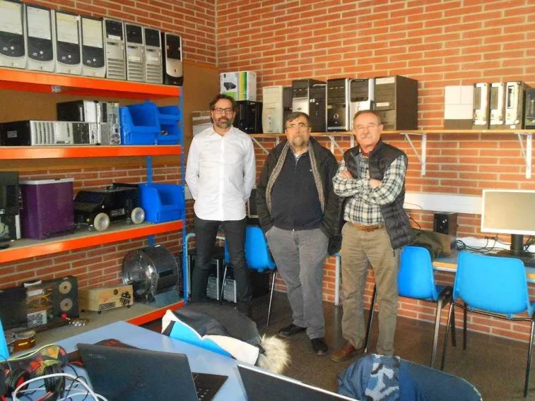 Aprendre i donar alhora: alumnes de la Caparrella col·laboren amb el Banc de Recursos