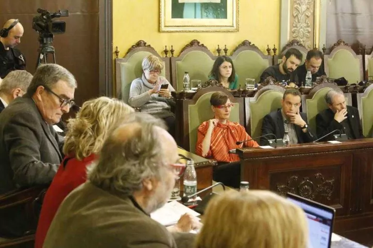 Pròrroga de 6 anys a ILNET amb el ‘sí’ del PSC, Cs i PP i l’abstenció del PDeCAT