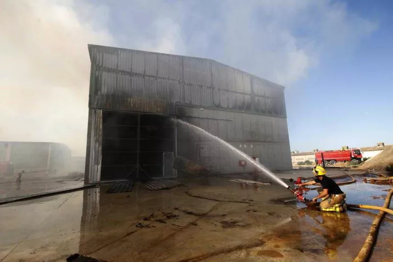 Augmenten un 8% els incendis urbans amb més d'un miler d'actuacions dels Bombers en un any