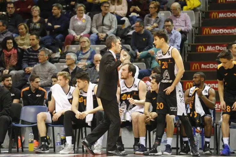 “Intentarem treure el cap a la zona de ‘play-off”